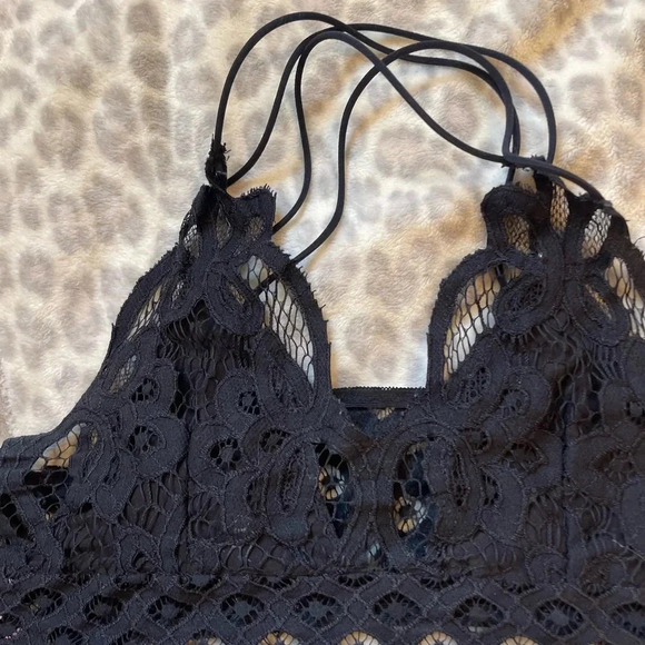 BOUTIQUE BRALETTE S/M - Picture 3 of 13